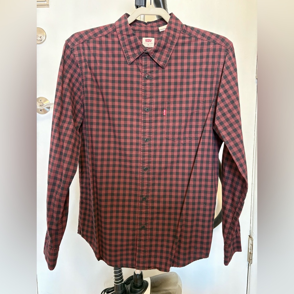 Levi’s Classic One Pocket Button Up Men’s Shirt